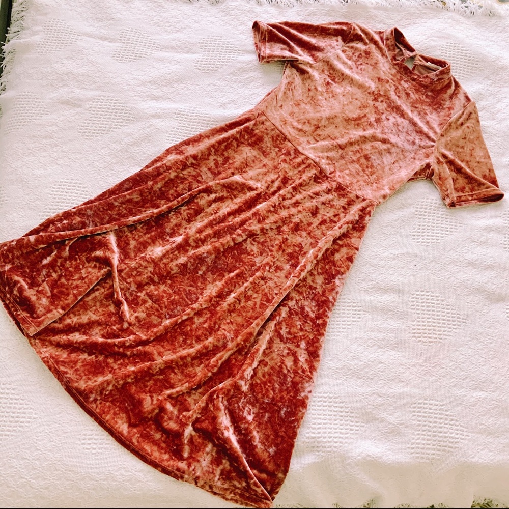 Crushed velvet pink midi dress